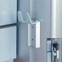 PLUG HANGER